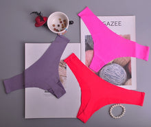 Load image into Gallery viewer, Christmas gift Cotton Snowflakes white Women's Sexy Thongs G-string Underwear Panties Briefs For Ladies T-back 1pcs/lot zhx13
